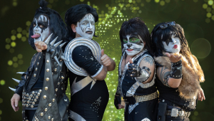 Image of Mini Kiss